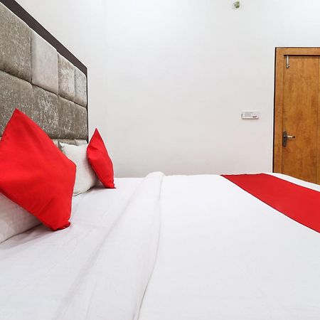 Hotel O Taj Royal Tājganj Екстериор снимка