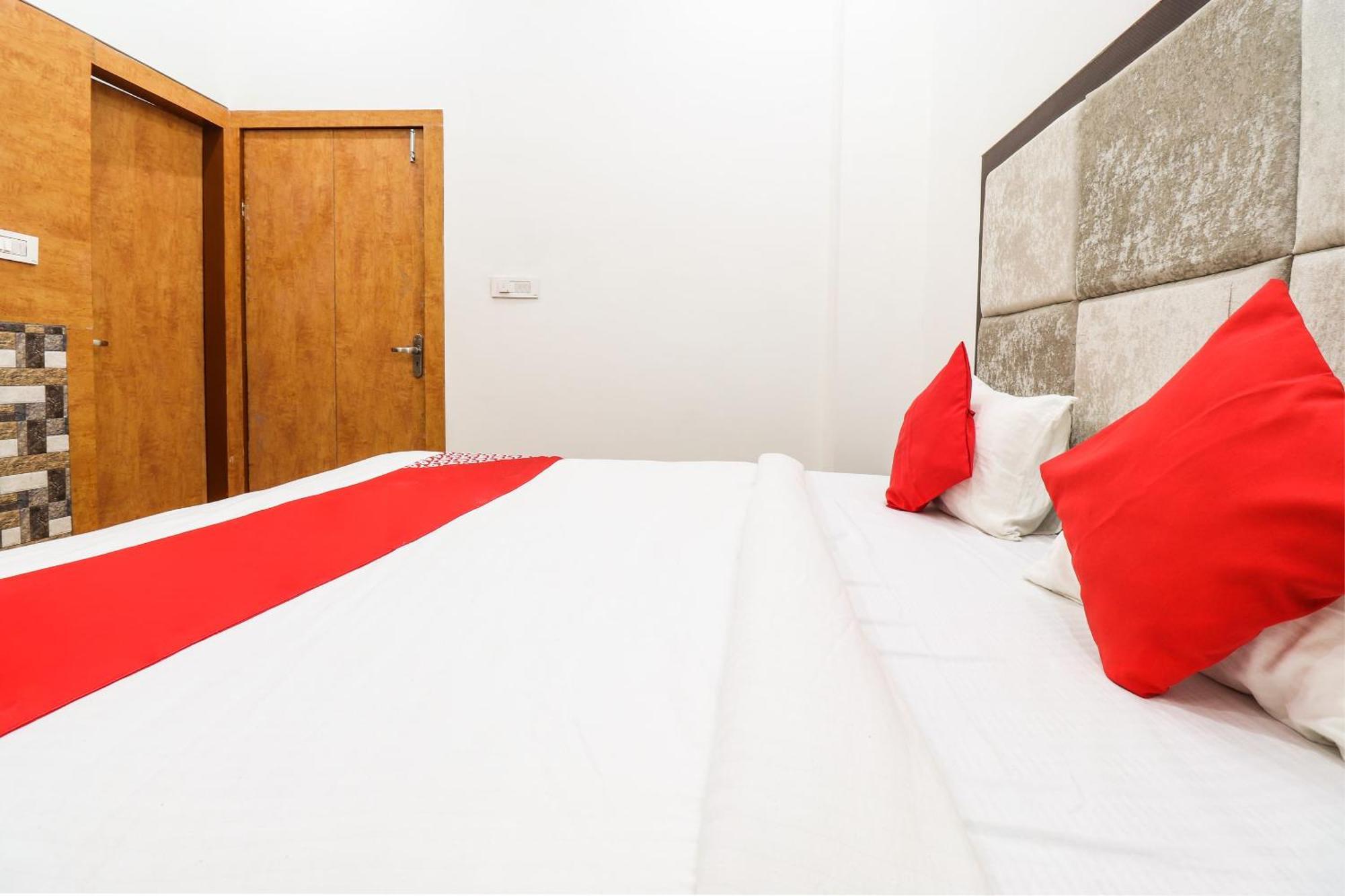 Hotel O Taj Royal Tājganj Екстериор снимка
