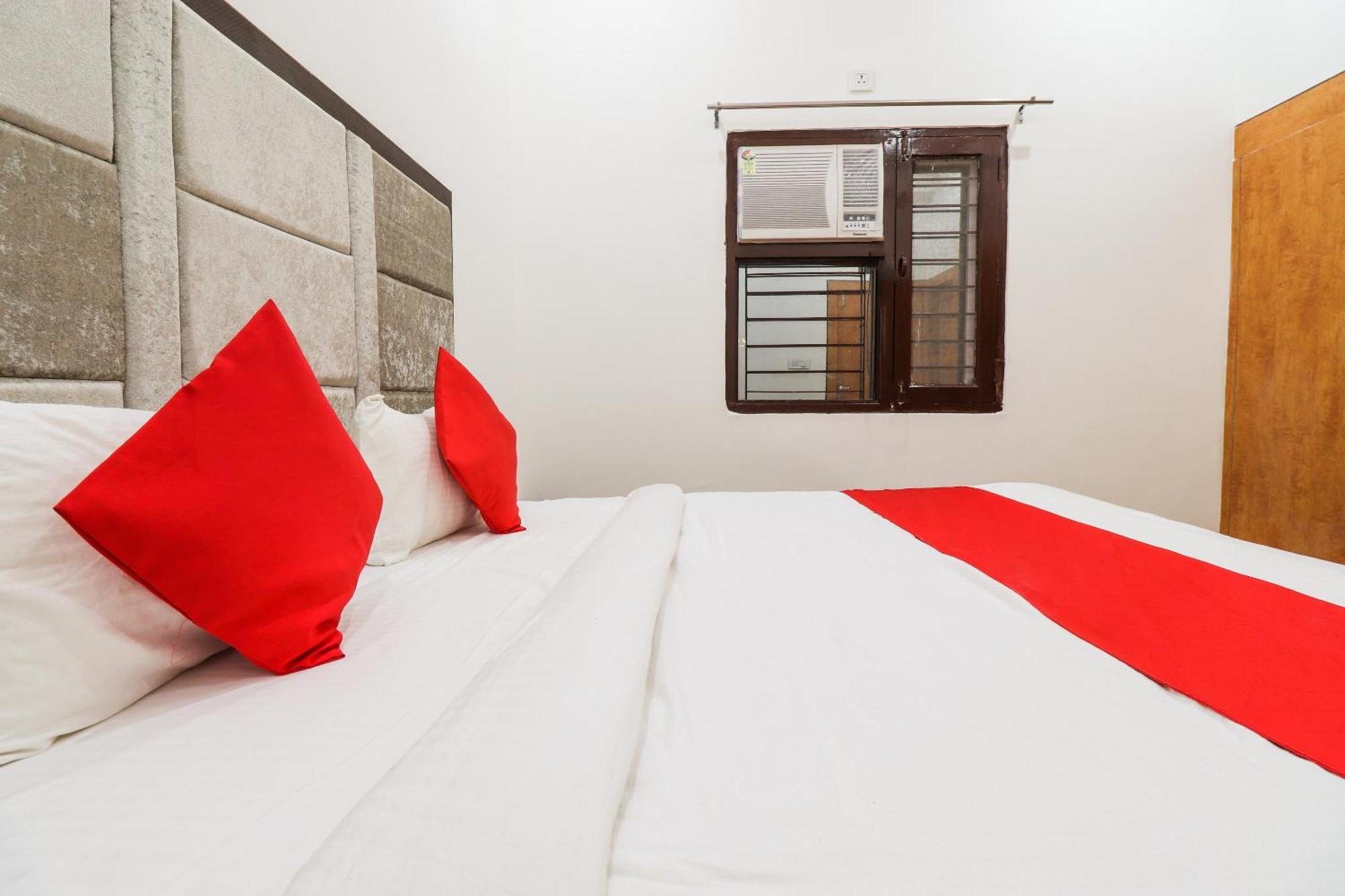 Hotel O Taj Royal Tājganj Екстериор снимка