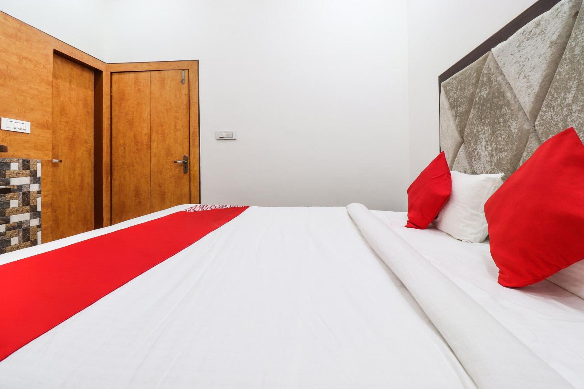 Hotel O Taj Royal Tājganj Екстериор снимка