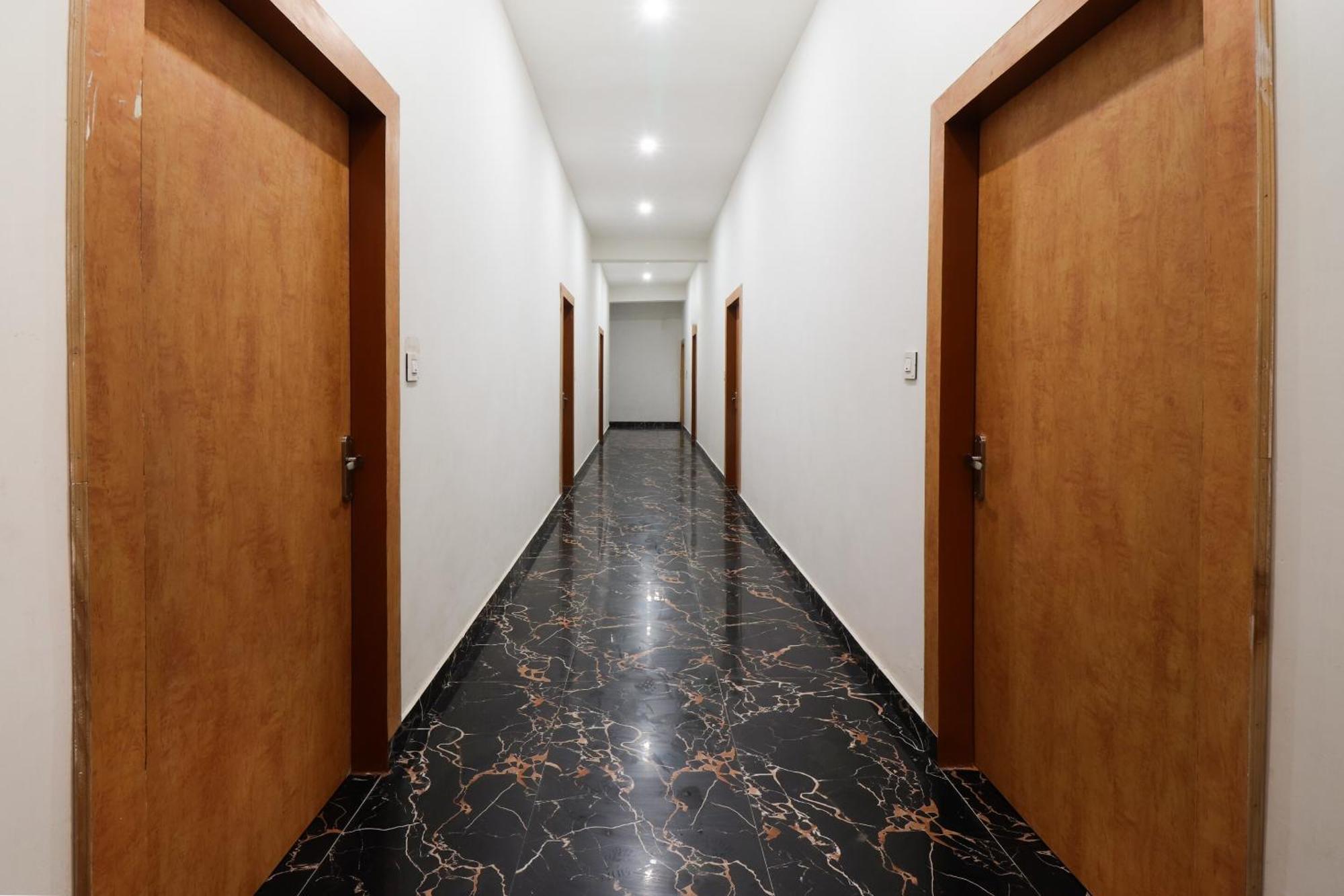 Hotel O Taj Royal Tājganj Екстериор снимка